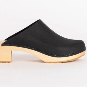 Bryr Gabe Block Heel in Black